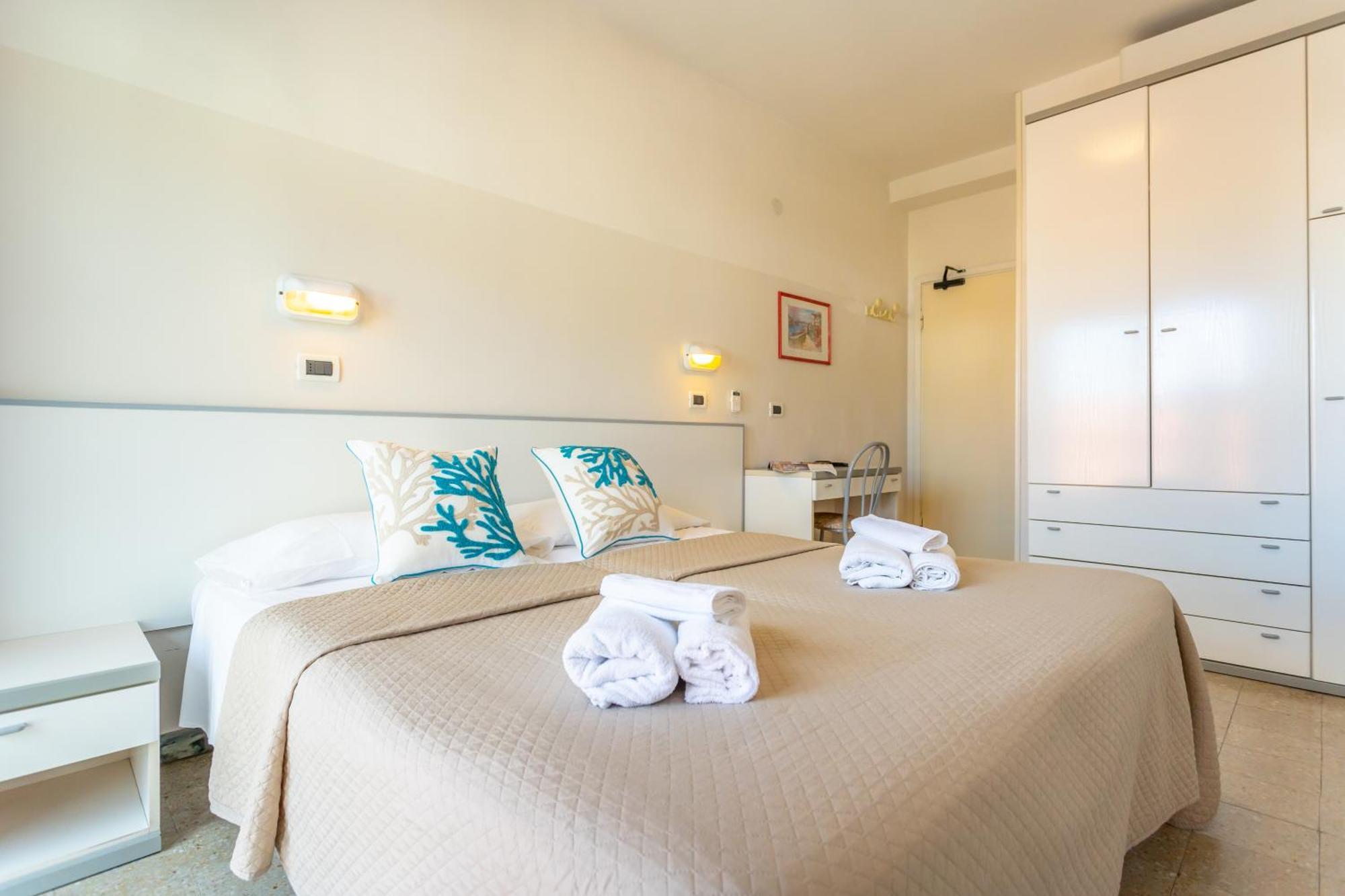 Hotel Selene - Vista Mare Ричоне Екстериор снимка